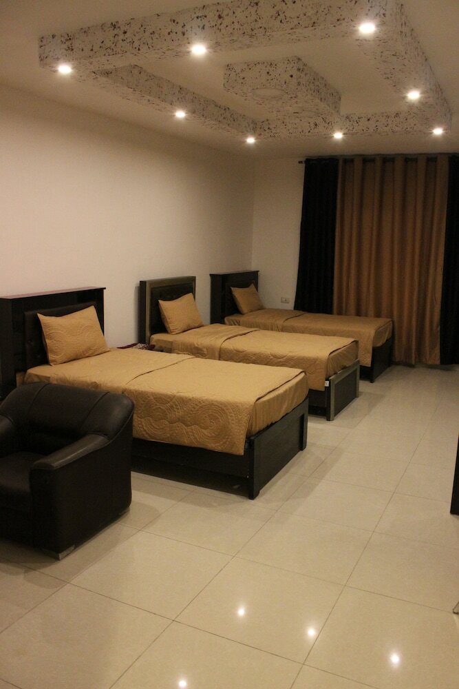 Sara Crown Hotel