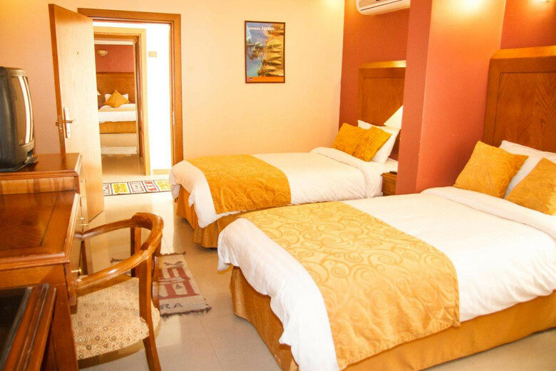 Al Anbat Hotel & Restaurant