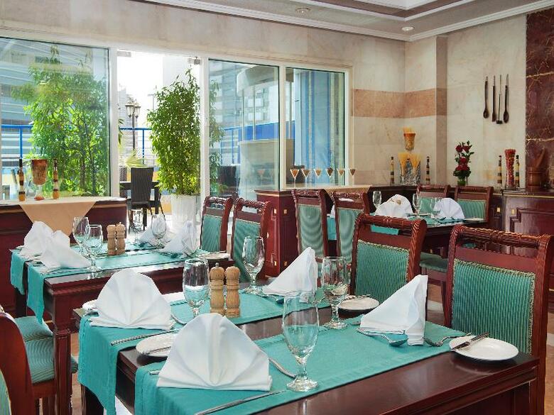 Apartamento Golden Tulip Media Hotel