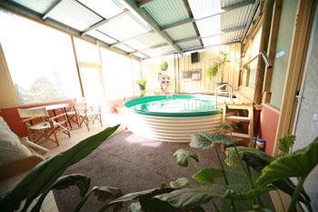 Down To Erth Bed And Breakfast