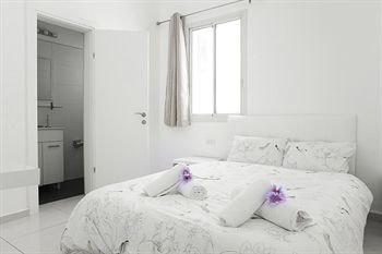 Kerem Hateiminim Apartments