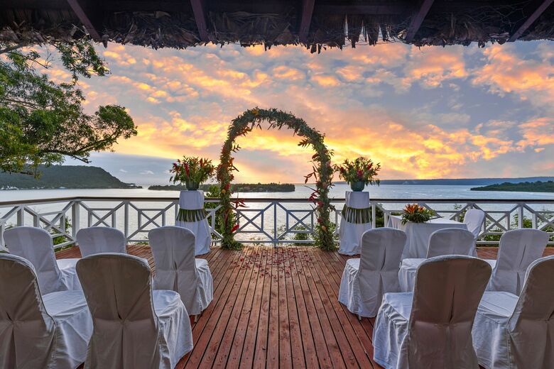 Hotel Iririki Island Resort