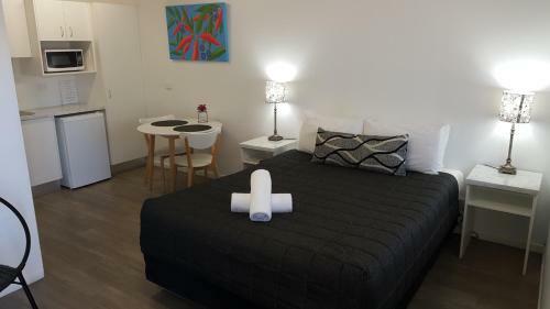 Aza Motel