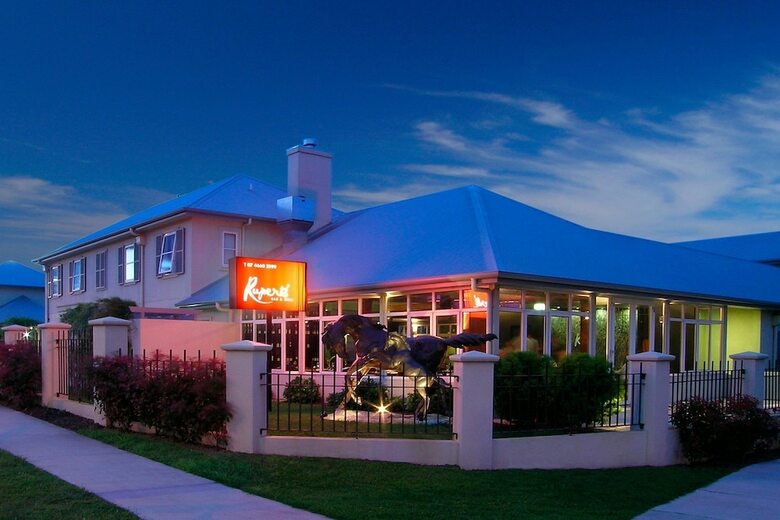 Motel Coachmans Inn Warwick