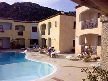 Hotel Monti Di Mola
