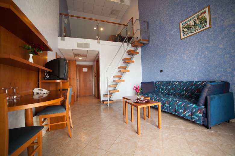Hotel Zlatni Lav
