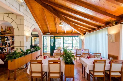Hostal Pansion Costeria Srebreno