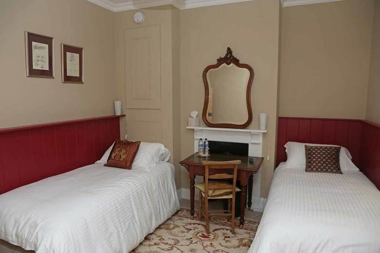 Bed & Breakfast Holly Tree House