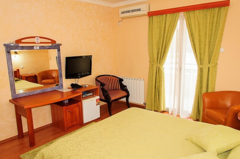 Hotel Holiday