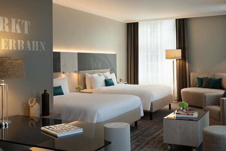 Hotel Renaissance Hamburg