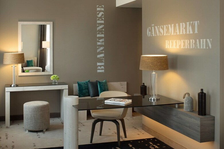 Hotel Renaissance Hamburg