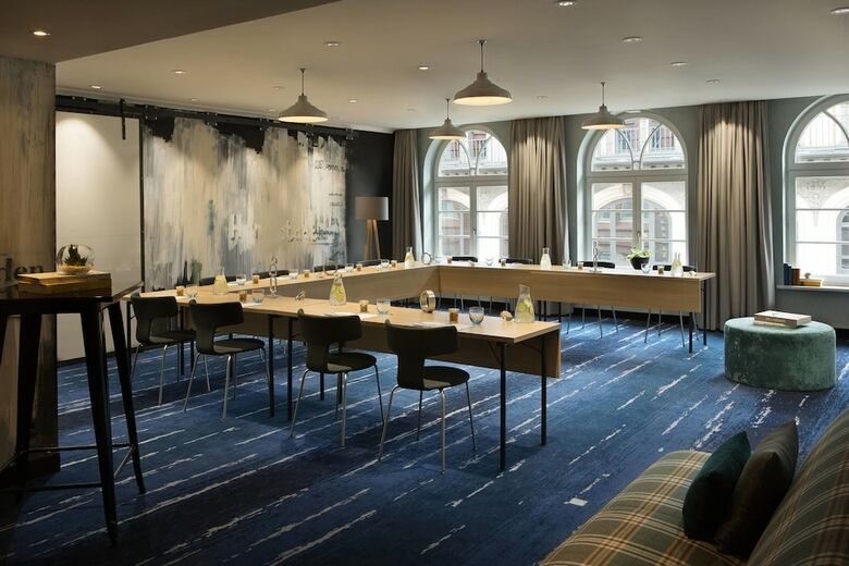 Hotel Renaissance Hamburg
