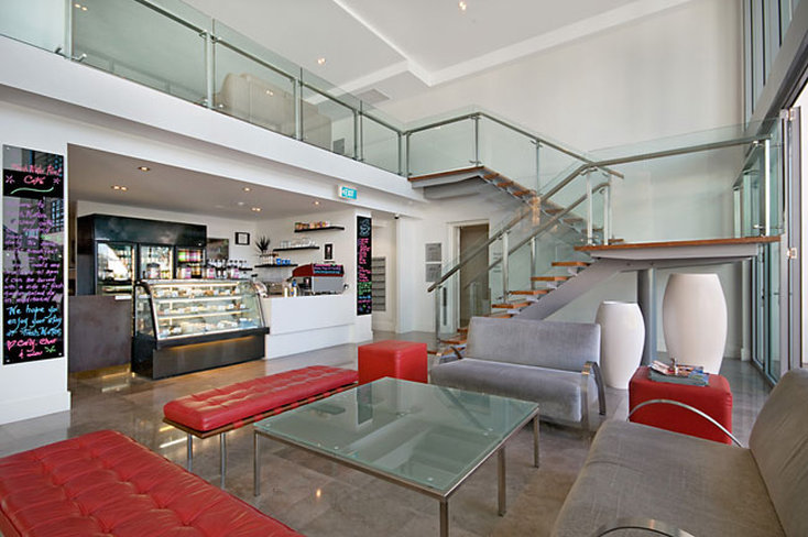 Hotel Freshwater Point Resort