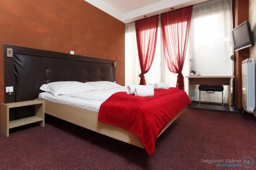 Hostal Vila Senjak B&B
