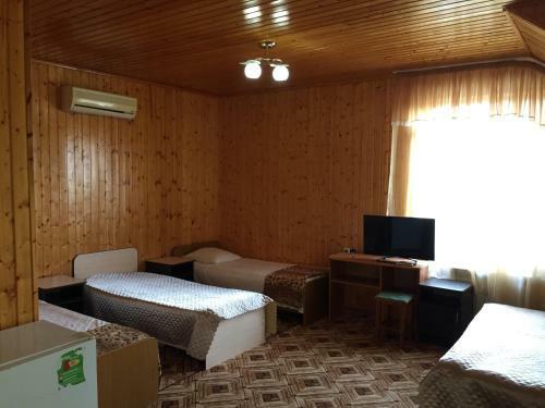 Hostal Alyona Hotel
