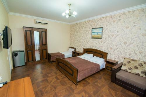 Hostal Alyona Hotel