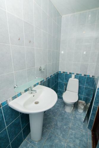 Hostal Alyona Hotel