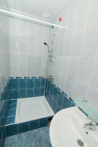 Hostal Alyona Hotel