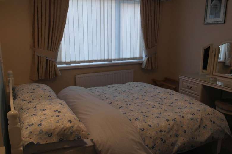 Hostal Monravon Guest House