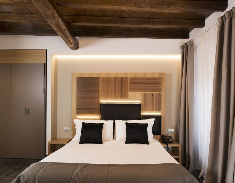 Hotel Trevi