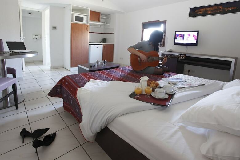 Hotel Adonis Carcassonne La Barbacane
