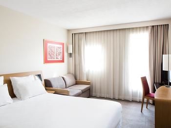 Hotel Novotel Chartres