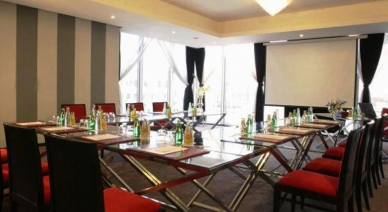 Hotel Golden Tulip Farah