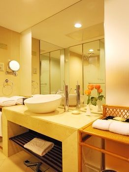 Hotel Landmark International