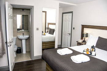 Base Serviced Apartments - Sir Thomas Street