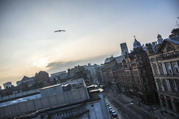 Base Serviced Apartments - Sir Thomas Street
