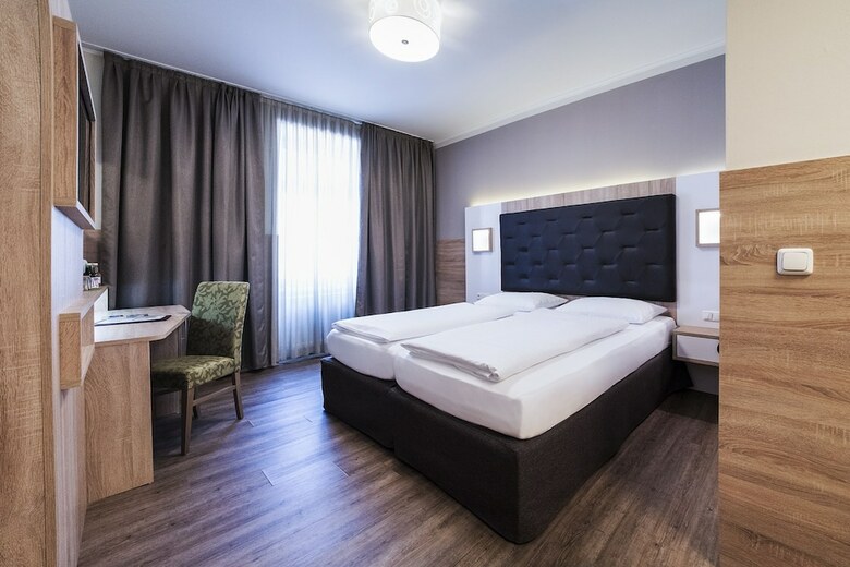 Goldenes Theaterhotel