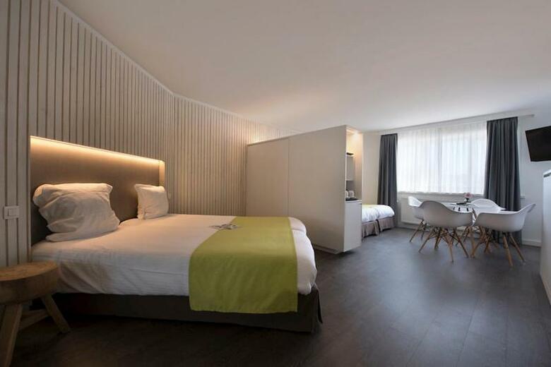 Flanders Hotel