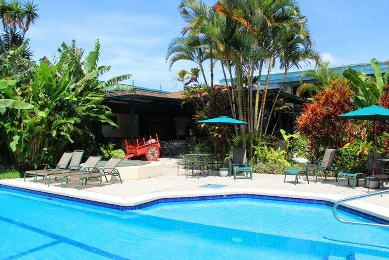 Soluxe El Sesteo Hotel