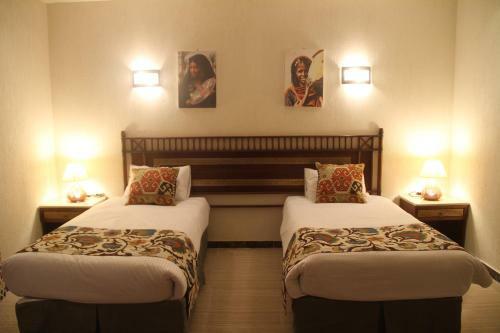 Hotel Aurora Beach Safari Resort