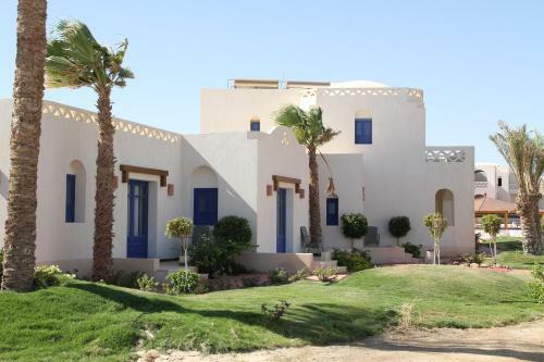 Hotel Aurora Beach Safari Resort