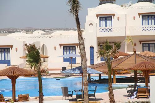 Hotel Aurora Beach Safari Resort
