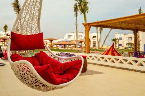 Hotel Aurora Beach Safari Resort