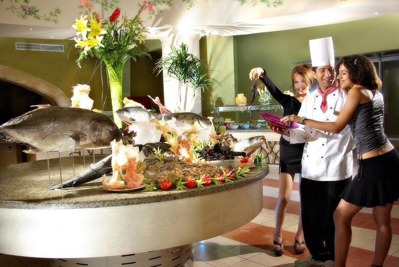 Crystal Cyrene Hotel