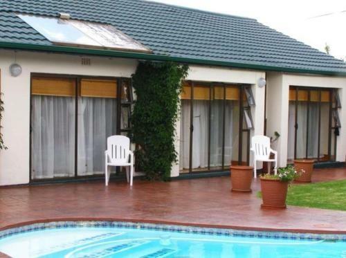 Hostal Avon Road Guest House & Tours