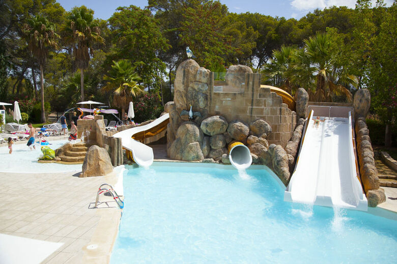Ola Club Maioris Hotel