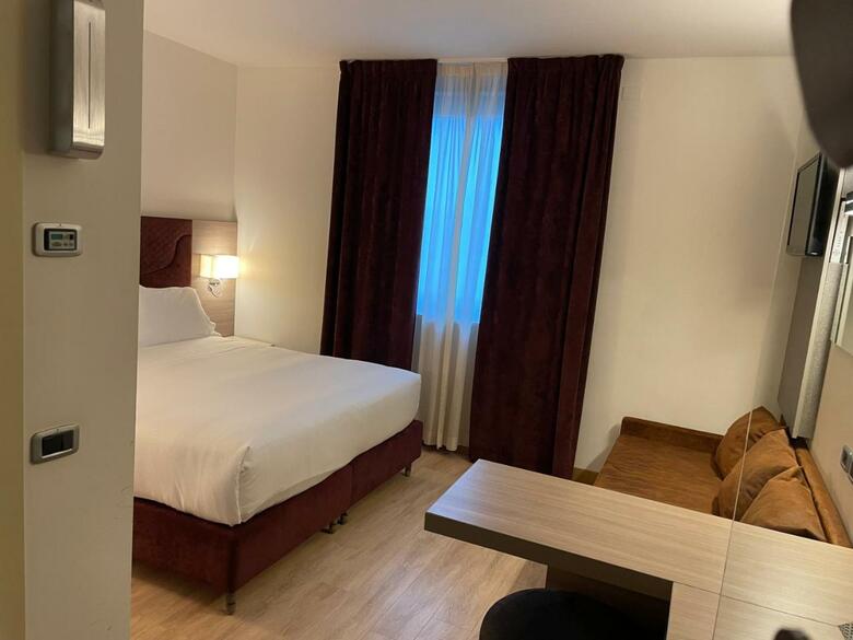 Hotel Omnia