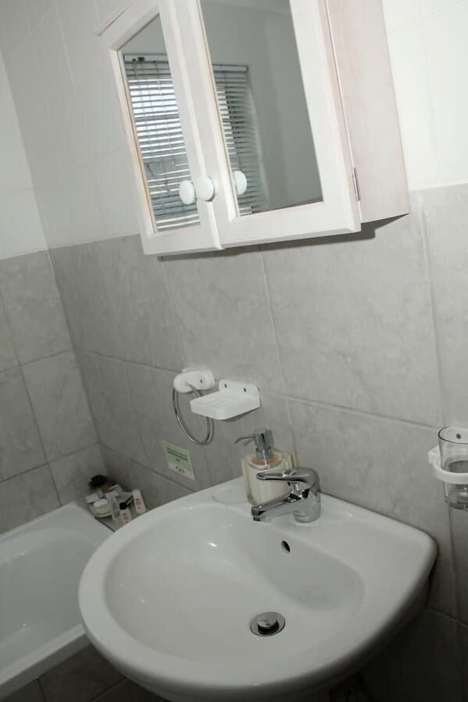 Hostal Komati Guesthouse