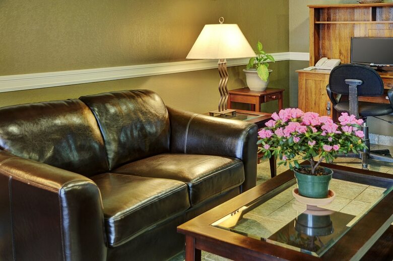 Hotel Lakeview Inns & Suites - Edson East