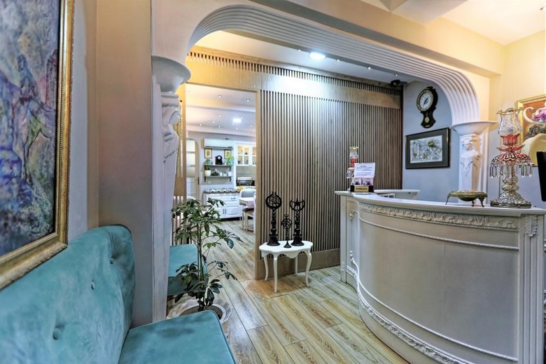 Romantic Hotel