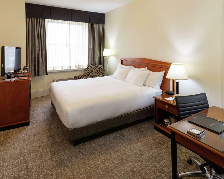 Hotel Hilton Netherland Plaza