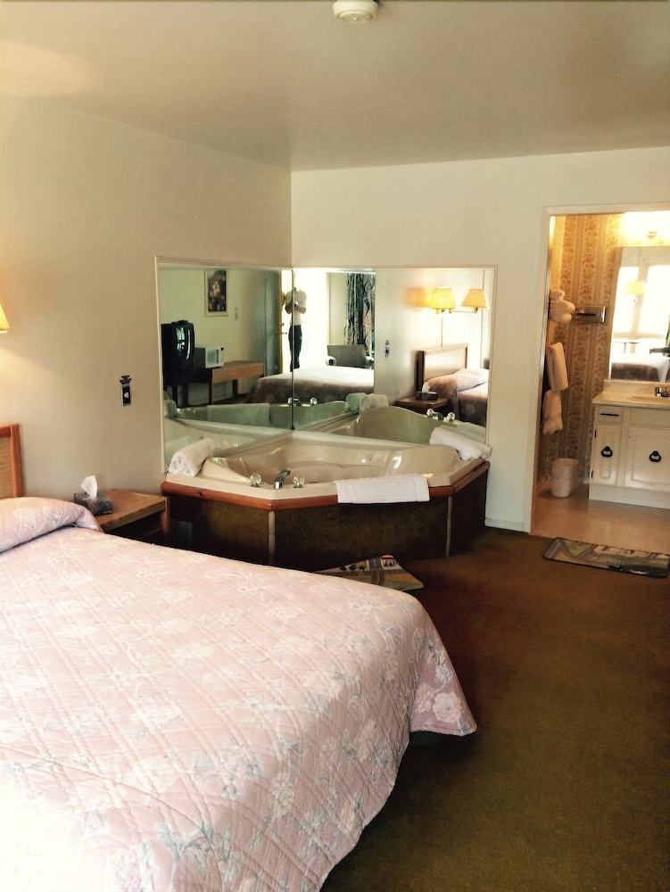 Town'n Country Motor Inn