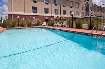 Holiday Inn Express Hotel & Suites Pell City