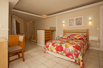 Hotel Village Icara�