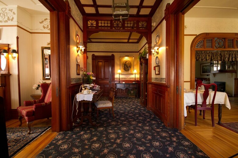 Hostal Victoria's Historic Inn