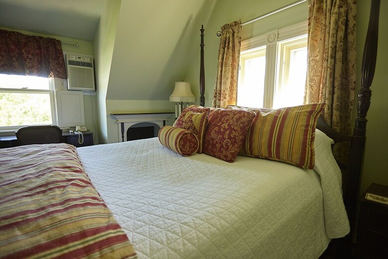 Hostal Victoria's Historic Inn